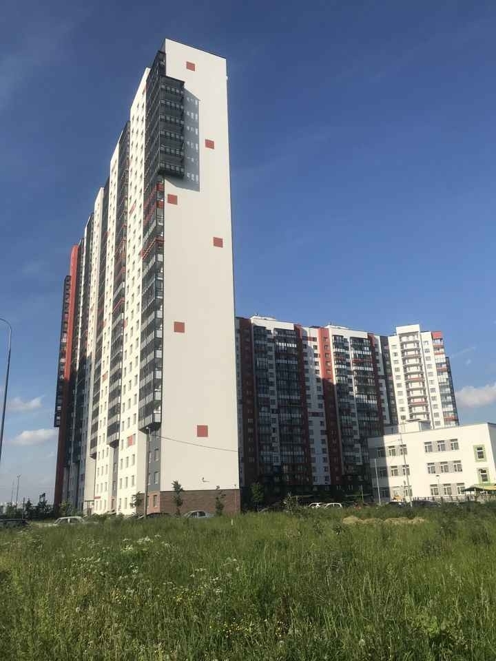 Отличная 1-комнатная квартира в хорошем доме.