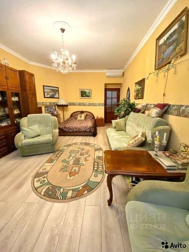 Продам 3-комнатную квартиру по отличной цене.