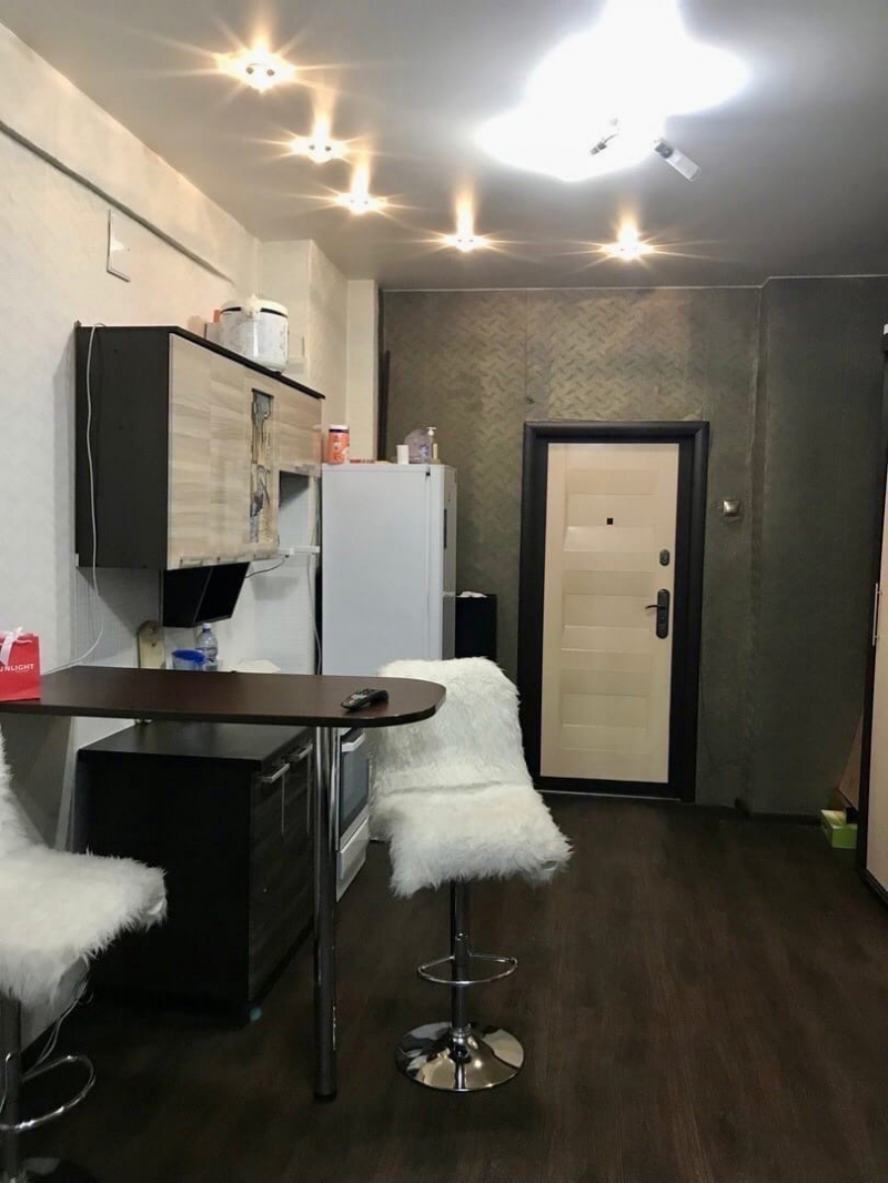 Сдам студию на петрова 33б