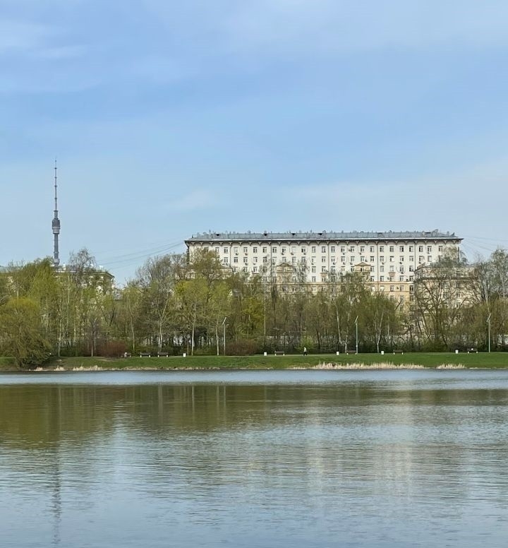 Продам 2-комнатную квартиру по отличной цене.