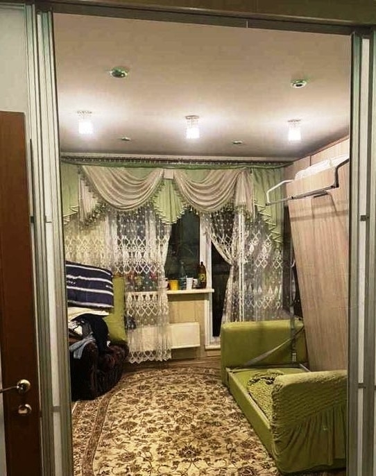 Продам 3-к квартиру в хорошем доме с чистым подъездом.