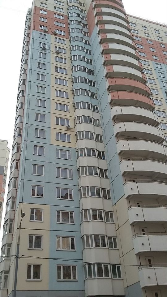 Продается 2-к квартира в прекрасном благоустроенном районе.