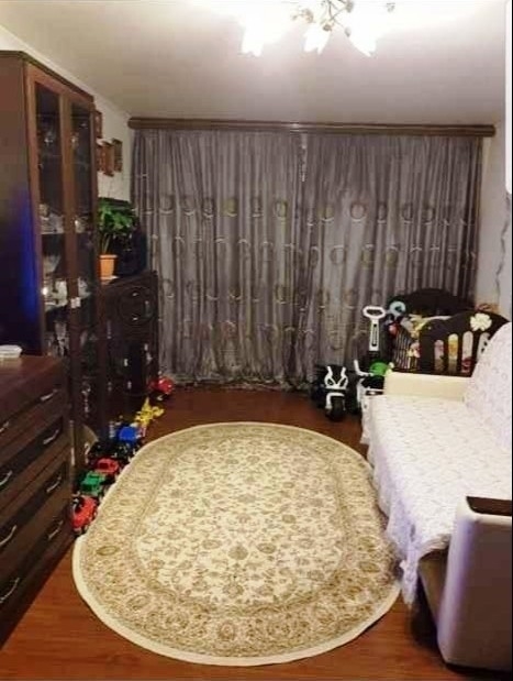 Продам двушку в хорошем районе.