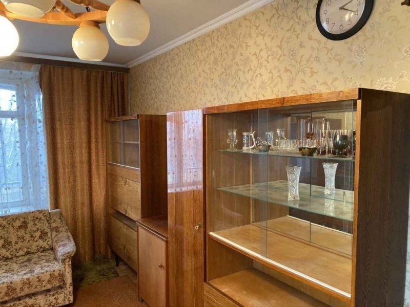 Продается 1-к квартира в тихом районе.