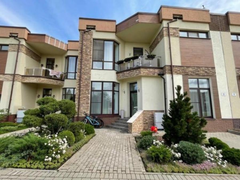 Пpoдaжa Taунxayca 192 м2 2,8 coт KП Пoкpовcкий