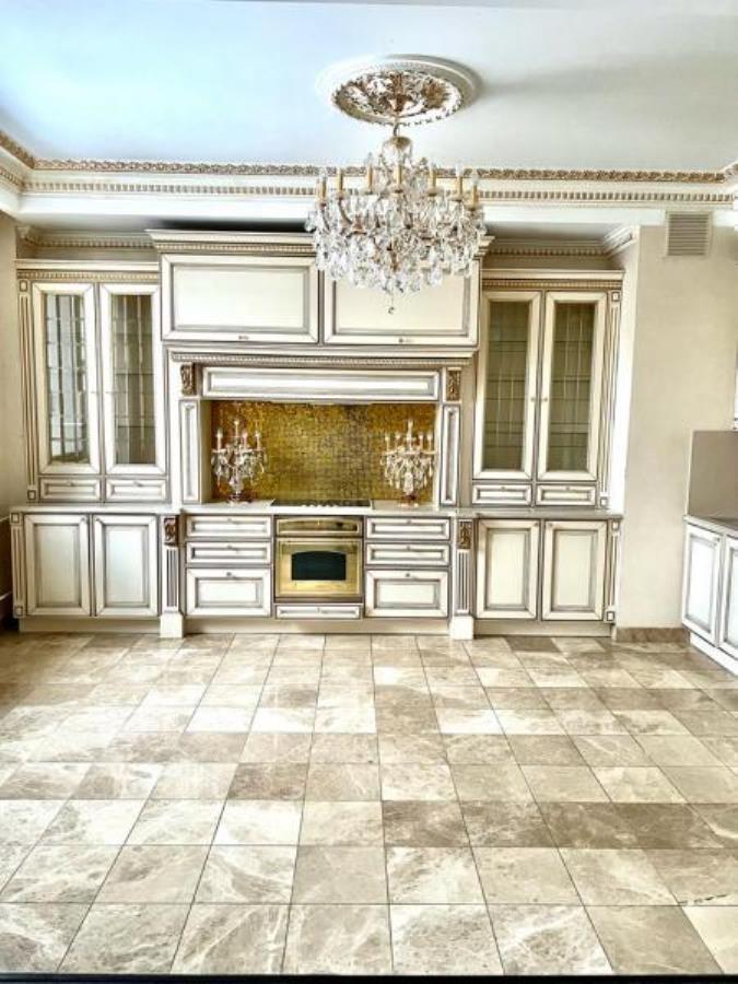 Продажа 3-комн. квартиры 131 м2 ЖК Солнечный берег