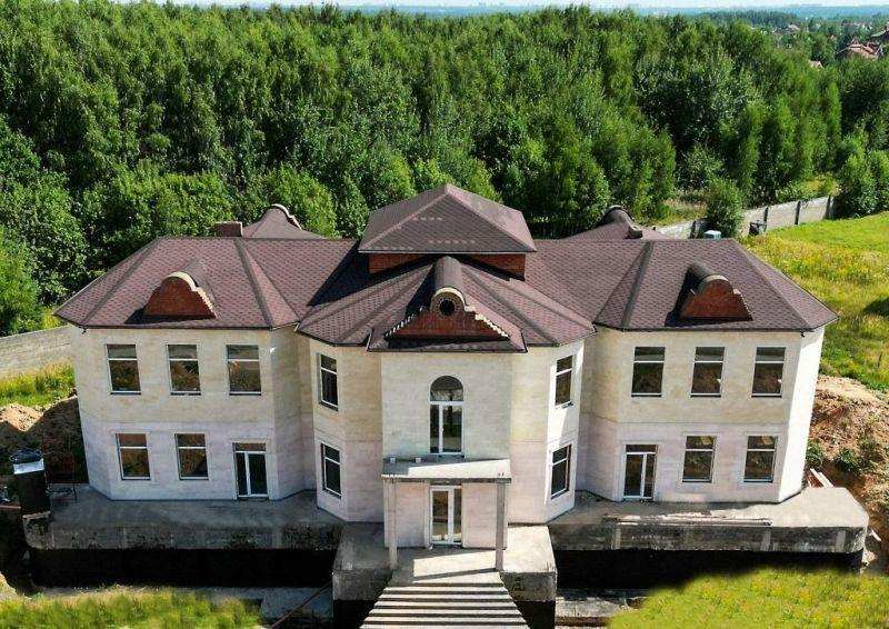 Продажа дома, 950 кв.м. в клубном поселке.