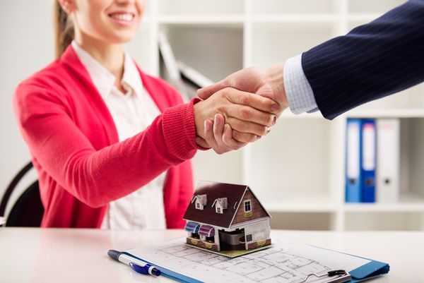 Продать квартиру через агентство недвижимости быстро