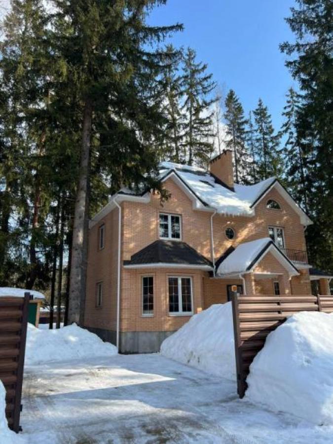 Коттедж 3-эт. 234 м2 12,4 сот КП Лесное Озеро