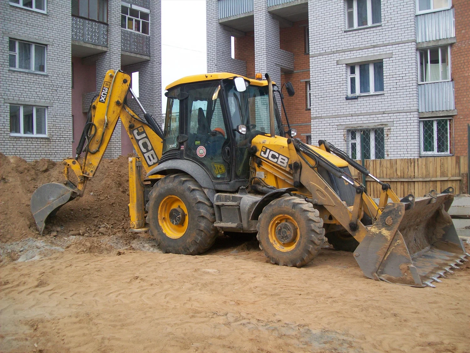 ,    CAT  JCB